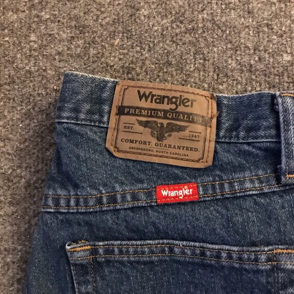 Men’s Wrangler Jeans - Picture 3 of 7